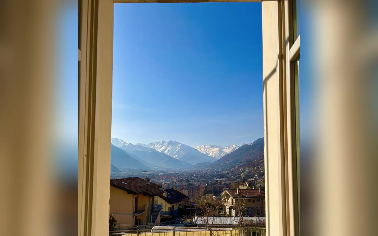 Camera con bagno privato — La Maison de Lubilù, Aosta (Valle d'Aosta) (foto 12)